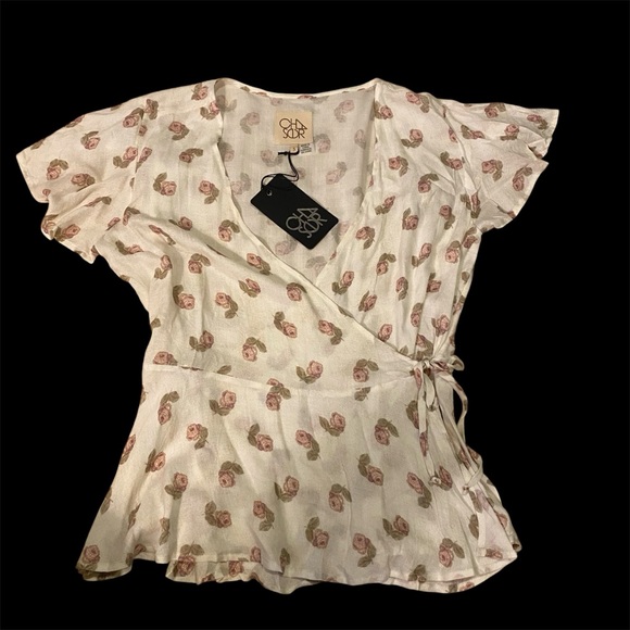 Chaser Wrap Blouse With Rose 🌹 Print - Picture 1 of 3